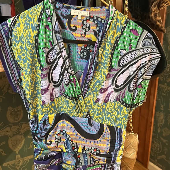 Etro cocktail dress. 92% Viscose 8% Elastin SZ42 double lined. Gorgeous colors - Picture 3 of 10